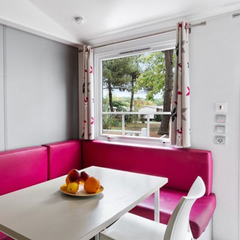 Stacaravan 4 personen - Classic XL | 2 slaapkamers | 4 pers. | Terras met lift, niet overdekt