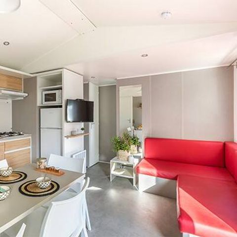 Stacaravan 6 personen - Mobile-home | Premium | 3 slaapkamers | 6 pers. | Verhoogd terras | TV