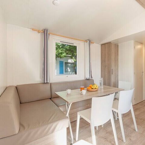 Stacaravan 6 personen - Mobile-home | Comfort | 3 Slaapkamers | 6 Pers. | Verhoogd terras | 1 Badkamer | Air-con.