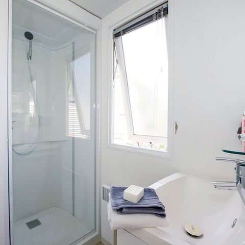 Stacaravan 4 personen - Mobile-home | Premium Azure | 2 slaapkamers | 4 pers. | Verhoogd terras | Airconditioning | TV
