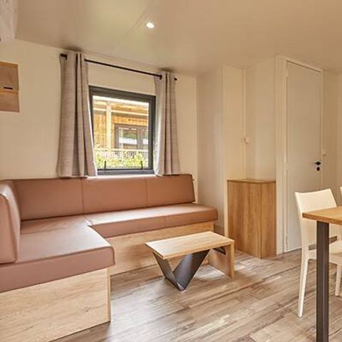 Stacaravan 6 personen - Stacaravan | Premium Exclusief | 3 slaapkamers | 6 pers. | Verhoogd terras | Airconditioning | TV