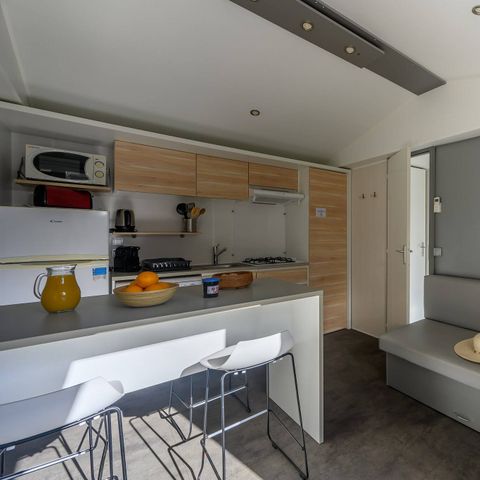 Stacaravan 4 personen - Stacaravan | Ultimate | 2 slaapkamers | 4 pers | Verhoogd terras | 2 badkamers | Airconditioning | TV