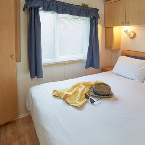 Stacaravan 6 personen - Klassiek | 3 slaapkamers | 6 pers | Overdekt verhoogd terras | Airconditioning