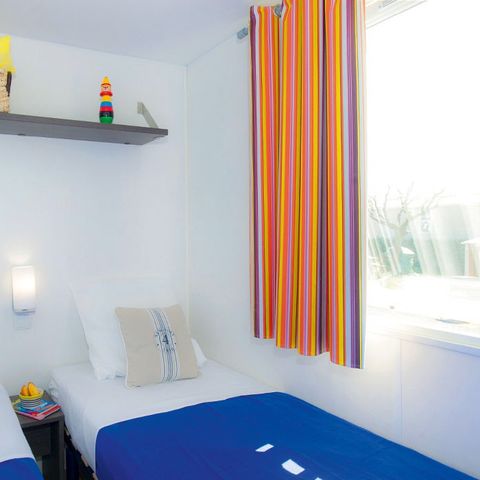 Stacaravan 6 personen - Comfort XL | 3 slaapkamers | 6 pers. | Eenpersoons terras