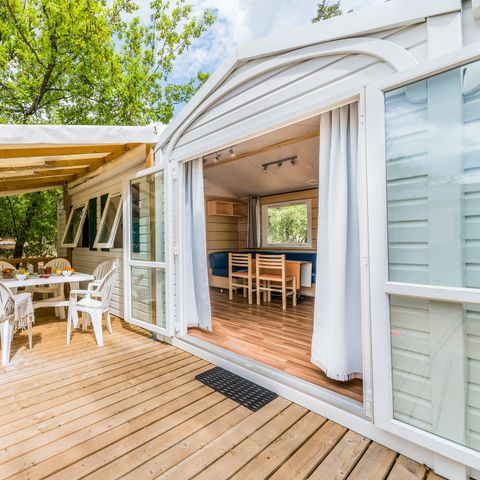 Stacaravan 6 personen - Classic XL | 3 slaapkamers | 6 pers. | Verhoogd terras | Airconditioning.