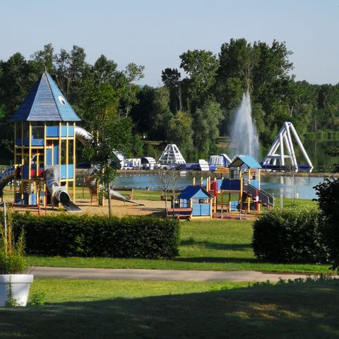 Camping du Lac de Cormoranche  - Ain - Afbeelding N°2