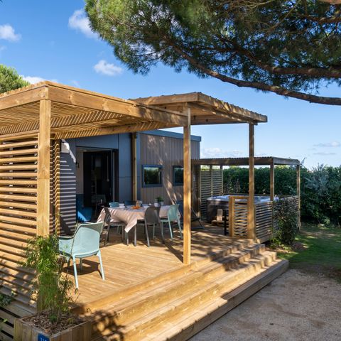 Stacaravan 6 personen - EXCLUSIEF 3 slaapkamer Jacuzzi met master suite