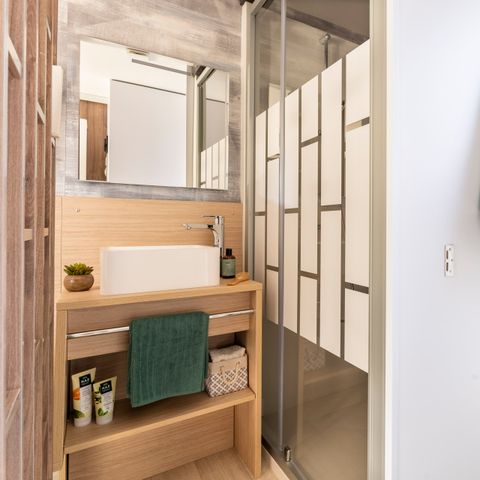 Stacaravan 4 personen - EXCLUSIEVE stacaravan - 2 slaapkamers - 2 badkamers met douche - SPA