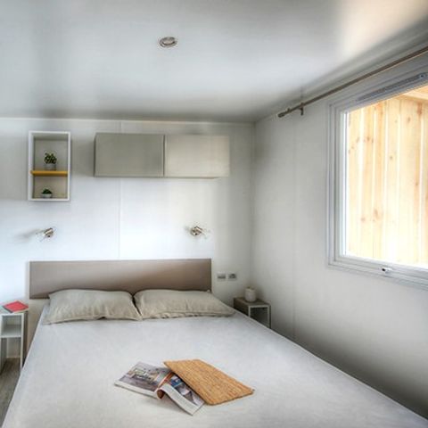 Stacaravan 6 personen - Stacaravan | Ultimate | 3 slaapkamers | 6 pers | Overdekt terras | Jacuzzi | 2 badkamers | Airconditioning | TV