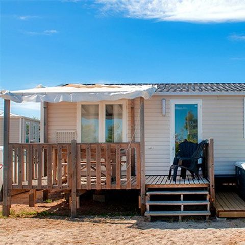 Stacaravan 6 personen - Stacaravan | Ultimate | 3 slaapkamers | 6 pers | Overdekt terras | Jacuzzi | 2 badkamers | Airconditioning | TV