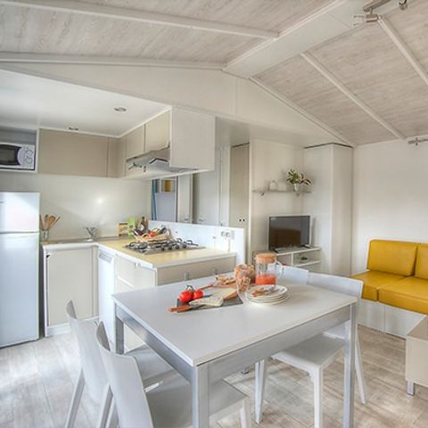 Stacaravan 6 personen - Stacaravan | Ultimate | 3 slaapkamers | 6 pers | Overdekt terras | Jacuzzi | 2 badkamers | Airconditioning | TV