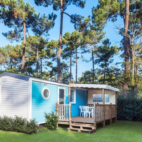 Stacaravan 6 personen - Premium | 3 slaapkamers | 6 pers | Verhoogd terras | Airconditioning | TV