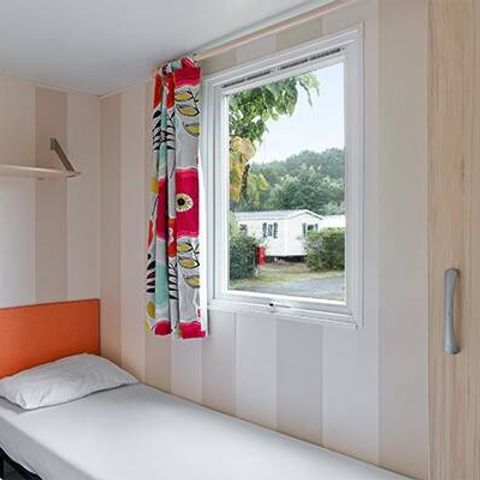 Stacaravan 4 personen - Stacaravan | Klassiek | 2 Slaapkamers | 4 Pers. | Verhoogd terras | Airconditioning | TV