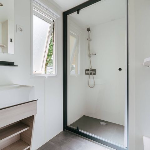 Stacaravan 10 personen - Mobile-home | Premium | 6 slaapkamers | 8/10 pers. | Terras Lounge | Buitenkeuken | 3 badkamers | Airconditioning