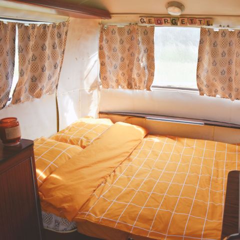 Caravan 2 personen - Kleine vintage caravan in het midden van het Domaine