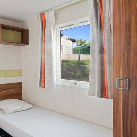 Stacaravan 4 personen - Stacaravan | Klassiek | 2 Slaapkamers | 4 Pers. | Overdekt verhoogd terras | TV