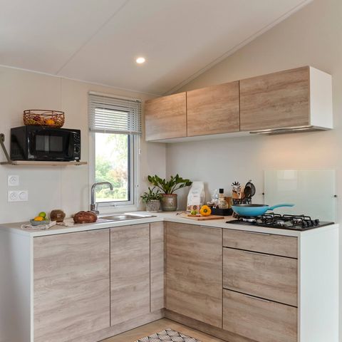 Stacaravan 6 personen - Comfort | 3 slaapkamers | 6 pers | Verhoogd terras | Airconditioning | TV