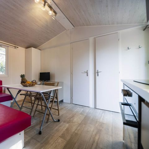 Stacaravan 4 personen - STANDAARD - TV