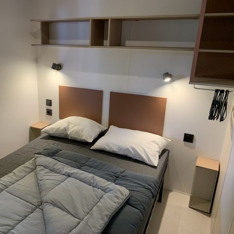 Stacaravan 6 personen - Comfort XL | 3 slaapkamers | 6 pers | Verhoogd terras | Airconditioning