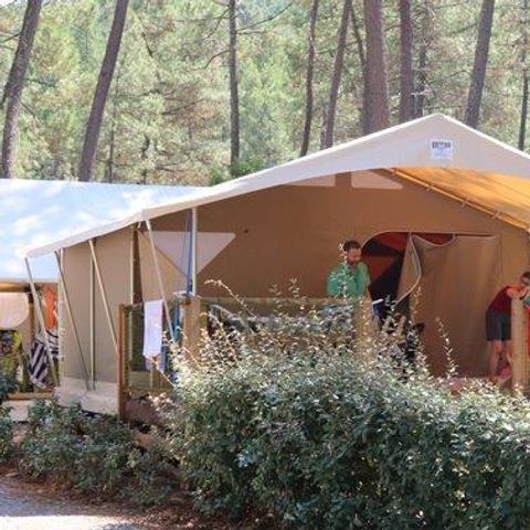 Glampingtent 5 personen - 2-slaapkamer bungalowtent Canada - geen sanitair