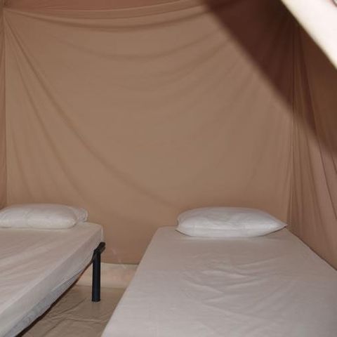 Glampingtent 6 personen - Canada 3 slaapkamers - geen badkamer