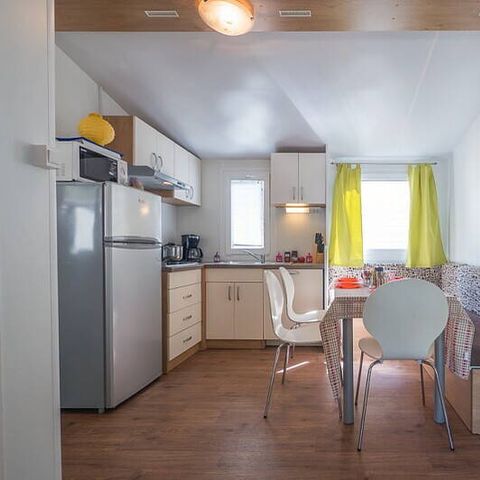 Stacaravan 6 personen - Comfort | 3 slaapkamers | 6 pers | Verhoogd terras | Airconditioning | TV