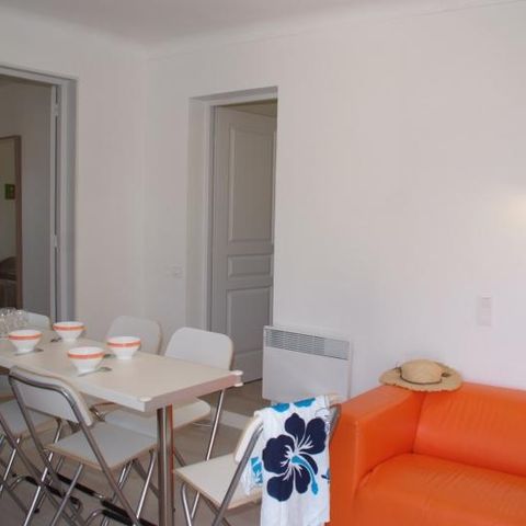 LANDHUIS 6 personen - CANOUBIERS