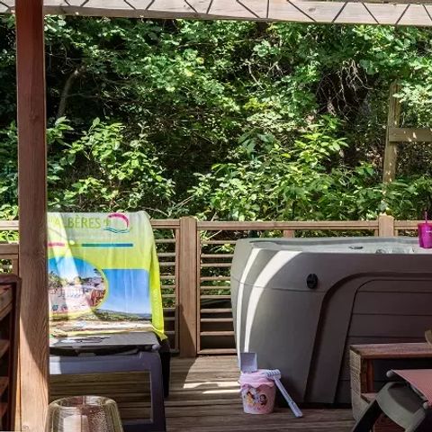 Stacaravan 4 personen - Duo Premium 3 Kamers 4 Personen Jacuzzi + Air Conditioning + TV