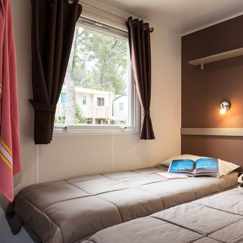Stacaravan 6 personen - Comfort | 3 Slaapkamers | 6 Pers | Verhoogd terras | Airconditioning | TV