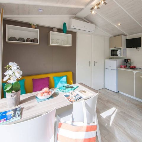 Stacaravan 6 personen - Comfort | 2 Slaapkamers | 4/6 Pers | Verhoogd terras | Airconditioning | TV