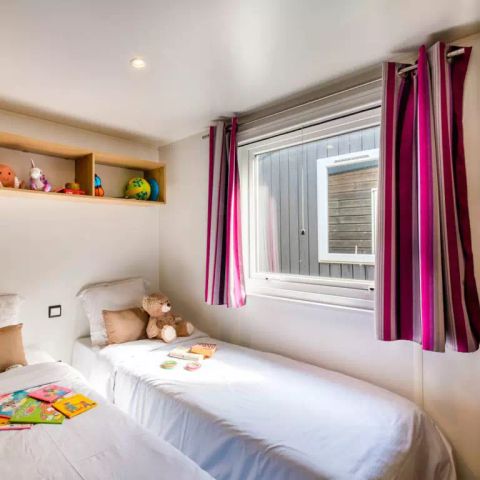 Stacaravan 4 personen - Stacaravan | Comfort | 2 Slaapkamers | 4 Pers | Verhoogd terras | Airconditioning | TV