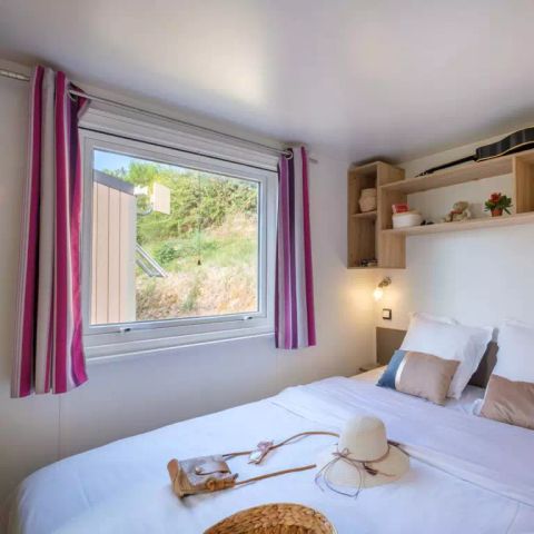 Stacaravan 4 personen - Stacaravan | Comfort | 2 Slaapkamers | 4 Pers | Verhoogd terras | Airconditioning | TV