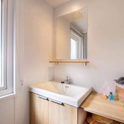 Stacaravan 4 personen - Stacaravan | Comfort | 2 Slaapkamers | 4 Pers | Verhoogd terras | Airconditioning | TV