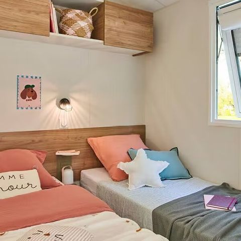 Stacaravan 8 personen - Premium | 4 slaapkamers | 8 pers | Lounge terras | 2 badkamers | Airconditioning | TV