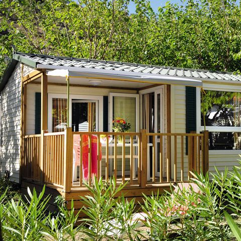 Stacaravan 4 personen - Klassiek XL | 2 slaapkamers | 4 pers. | Eenpersoons terras | TV