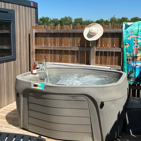 Stacaravan 6 personen - TRIO PREMIUM JACUZZI