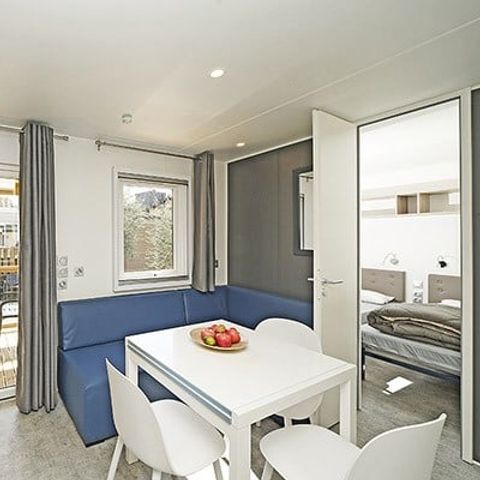 Stacaravan 6 personen - Premium | 3 slaapkamers | 6 pers | Overdekt terras | 2 badkamers | Airconditioning | TV