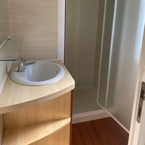 Stacaravan 4 personen - Standaard 27m² inclusief terras 2 slaapkamers + TV