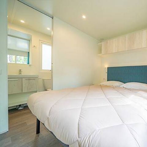 Stacaravan 4 personen - Stacaravan | Ultimate | 2 slaapkamers | 4 pers. | Verhoogd terras | 2 badkamers | Airconditioning.