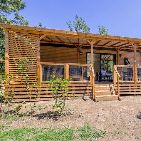 Stacaravan 6 personen - Mobile-home | Ultimate | 3 slaapkamers | 6 pers. | Verhoogd terras | Jacuzzi | 2 badkamers | Airconditioning.