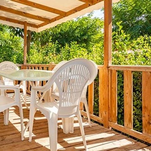 Stacaravan 6 personen - Klassiek | 3 Slaapkamers | 6 Pers. | Verhoogd terras