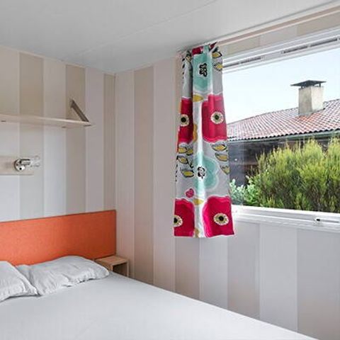Bungalow 6 personen - Mobile-home | Comfort | 2 Slaapkamers | 4/6 Pers. | Verhoogd terras | Airconditioning.