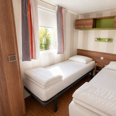 Stacaravan 4 personen - Stacaravan Comfort+ met 2 slaapkamers - Overdekt terras - 30 m2