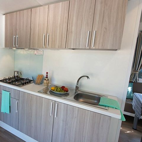 Stacaravan 6 personen -  Classic | 3 slaapkamers | 6 personen | Verhoogd, onoverdekt terras | 1 badkamer | Airco