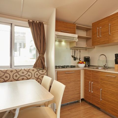 Stacaravan 4 personen - Stacaravan | Classic XL | 2 slaapkamers | 4 pers | Verhoogd terras | 2 badkamers | Airconditioning | TV