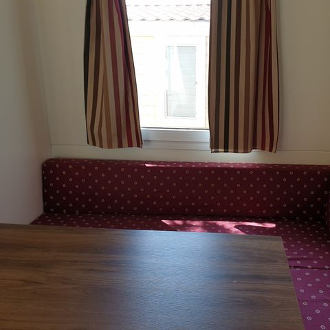 Stacaravan 6 personen - Classic XL | 3 slaapkamers | 6 pers. | Verhoogd terras | Airconditioning.
