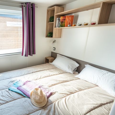 Stacaravan 6 personen - Classic XL | 3 slaapkamers | 6 pers. | Verhoogd terras | Airconditioning.
