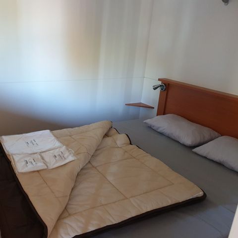 Stacaravan 6 personen - Klassiek | 2 Slaapkamers | 4/6 Pers. | Verhoogd terras | Airconditioning.
