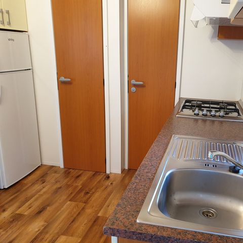 Stacaravan 6 personen - Klassiek | 2 Slaapkamers | 4/6 Pers. | Verhoogd terras | Airconditioning.