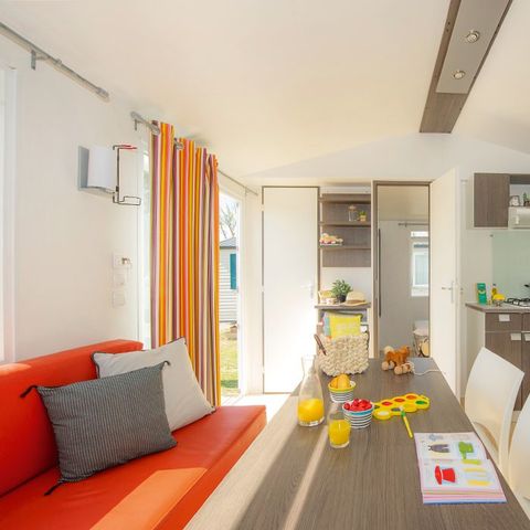 Stacaravan 6 personen - Classic XL | 3 slaapkamers | 6 pers. | Verhoogd terras | Airconditioning.